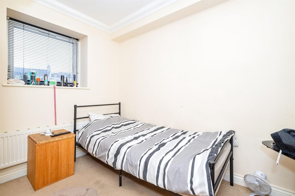 Property photo 3 of 13