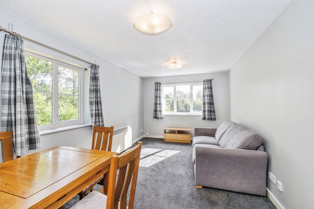 Property photo 3 of 12