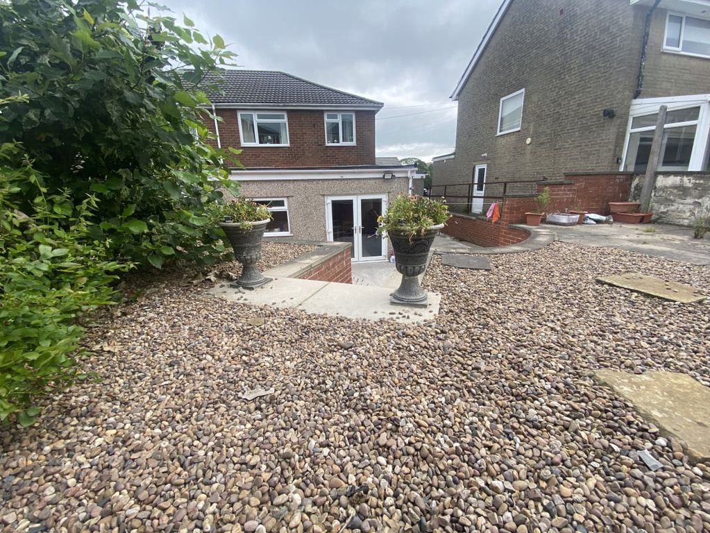 Property photo 2 of 28