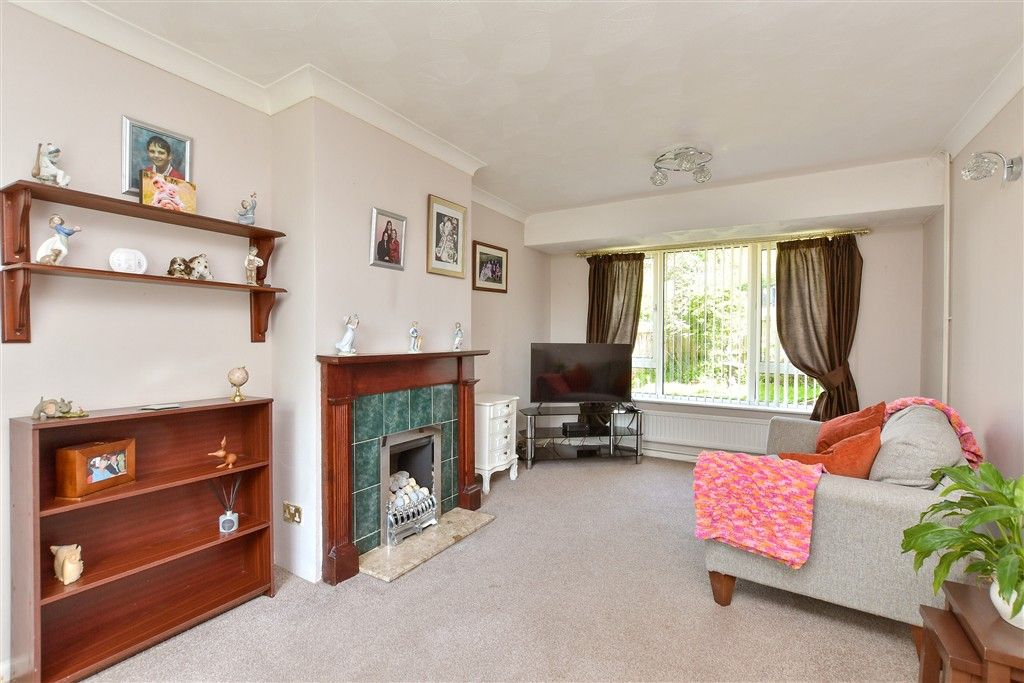 Property photo 2 of 12 Lounge