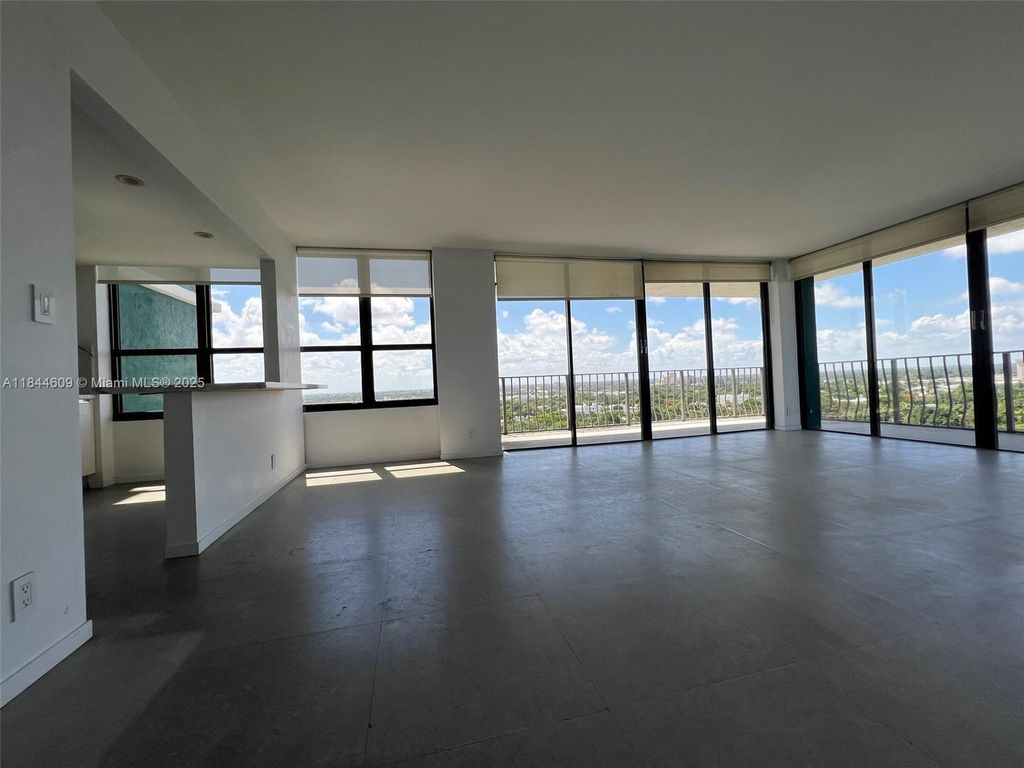 Property photo 2 of 37 <Alttext/>