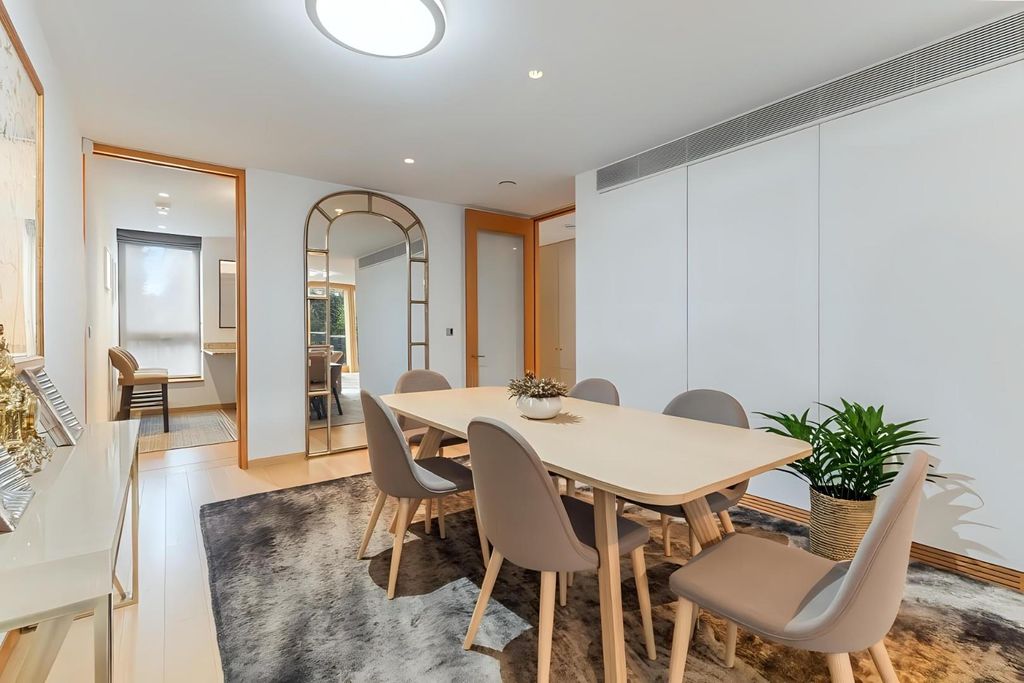 Property photo 3 of 8 3