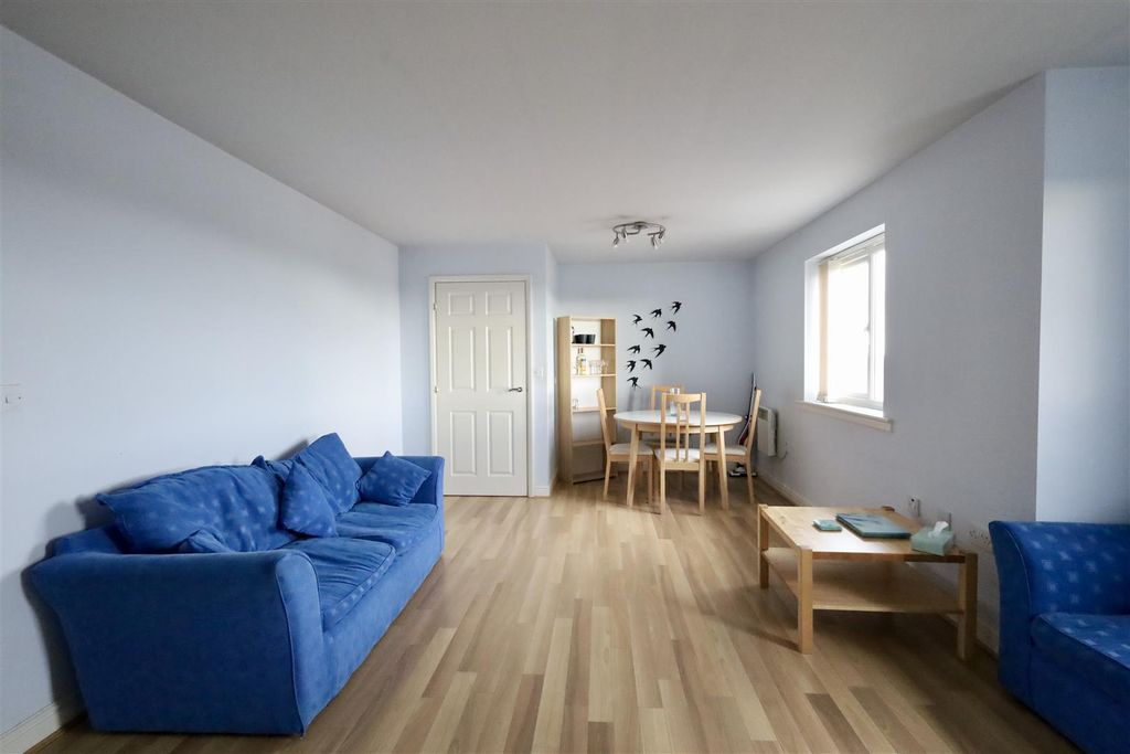 Property photo 1 of 12 F3020978-5D3F-4464-87F8-20521Bc1B8D3_1_201_A.Jpeg