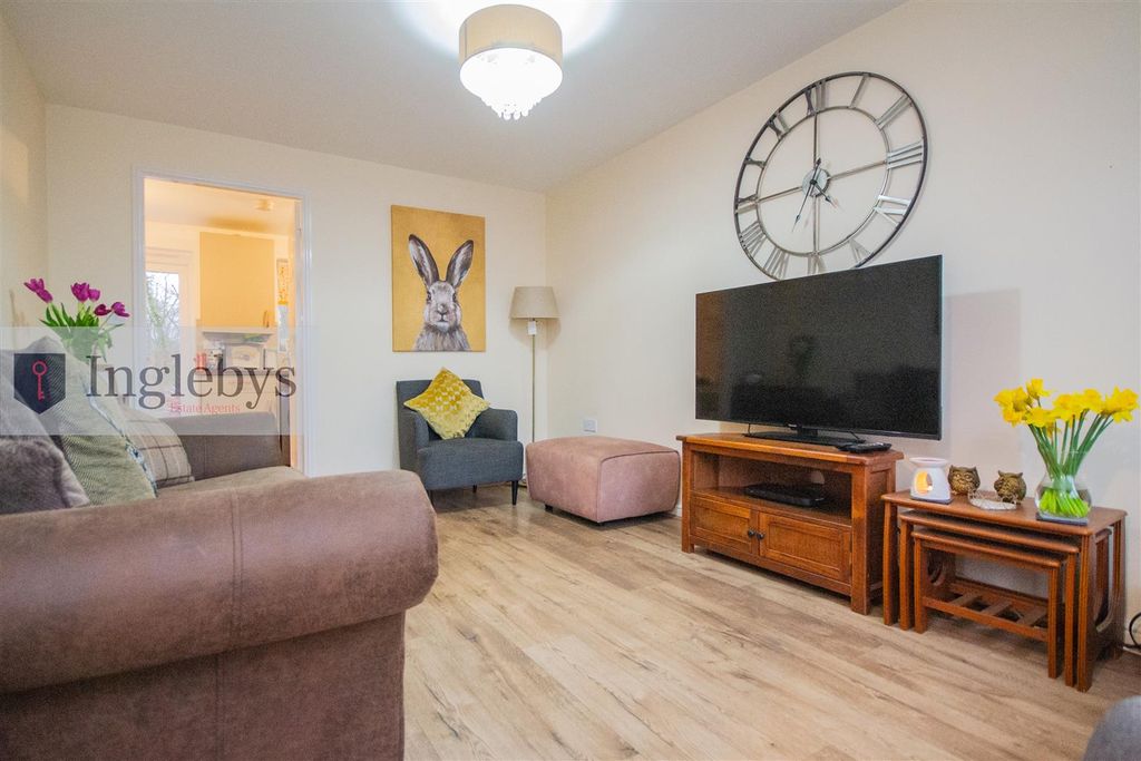 Property photo 2 of 21