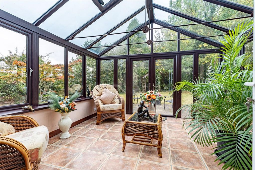 Property photo 2 of 37 2 Thornbrook (40).Jpg