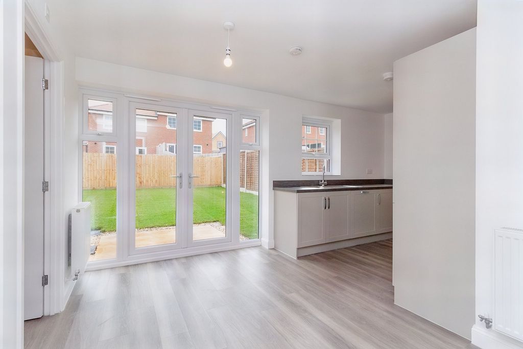 Property photo 2 of 18 Picture No. 20