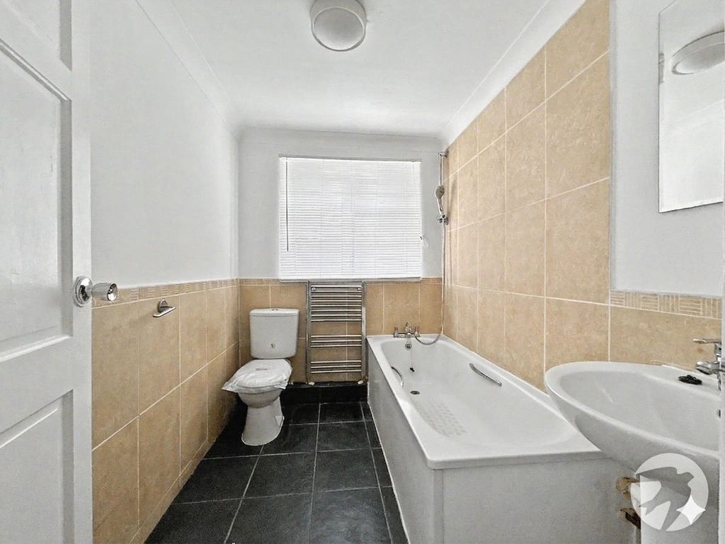 Property photo 2 of 15 Picture No. 17