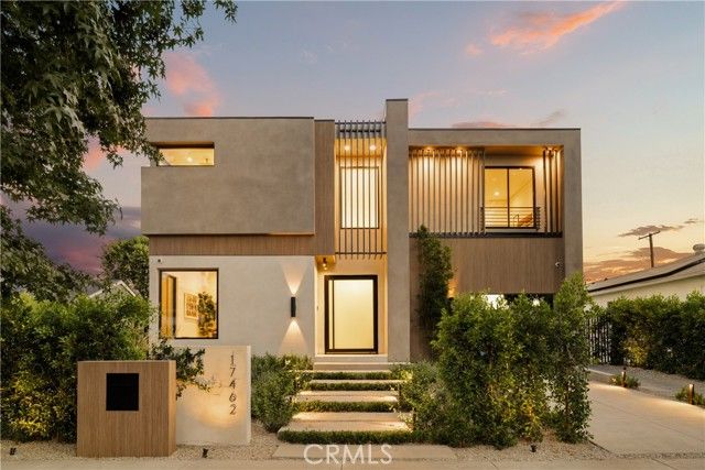 Property photo 1 of 43