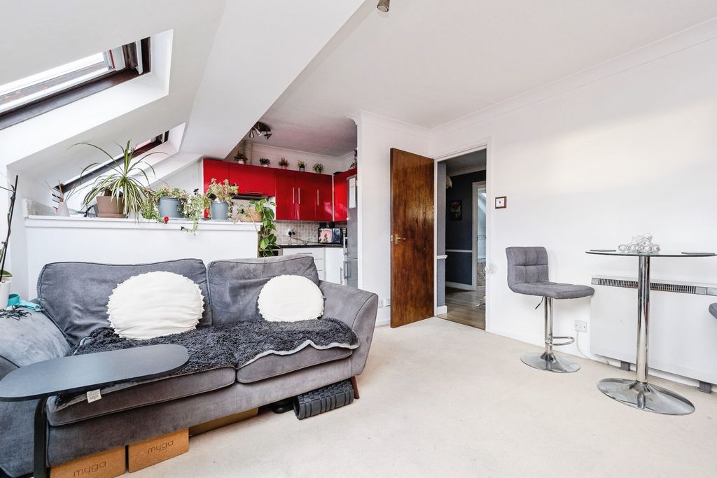 Property photo 3 of 14 Pbox-Img.Jpg