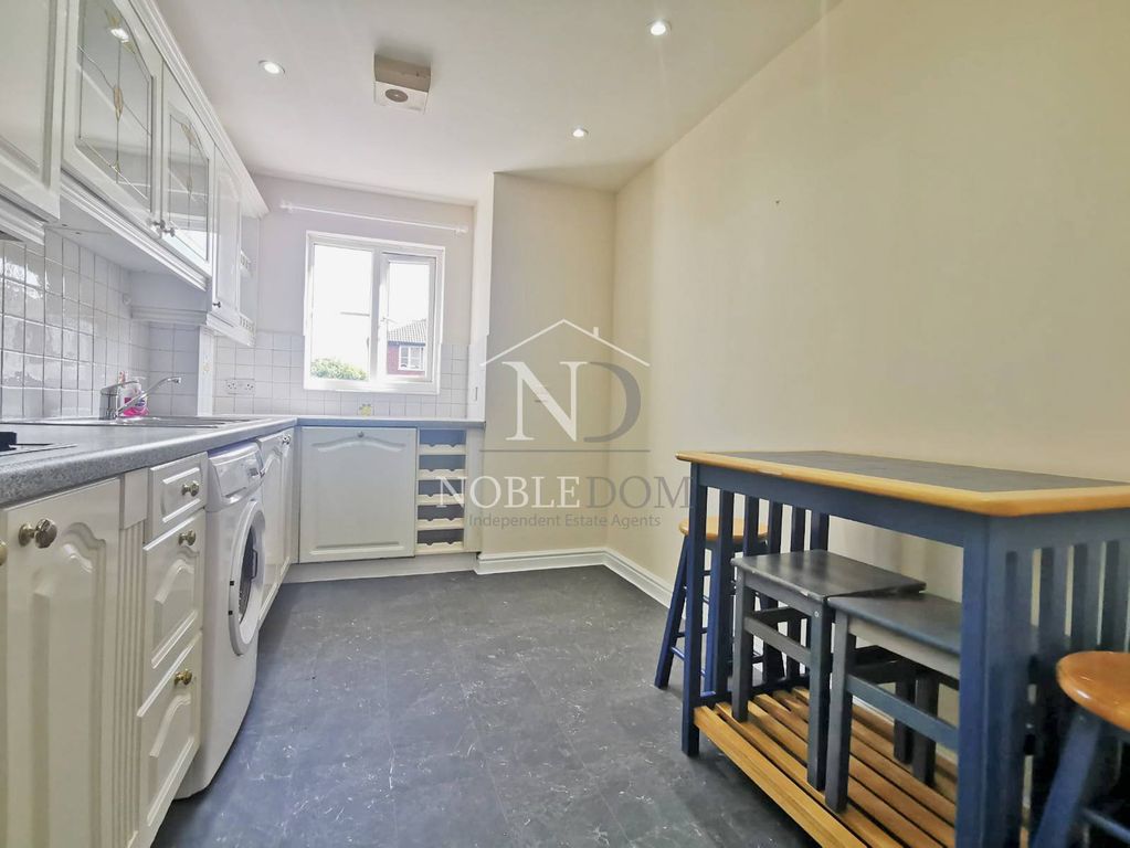 Property photo 3 of 9 Gallery