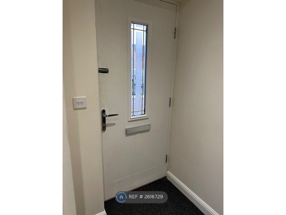 Property photo 1 of 33 Main Door Interior