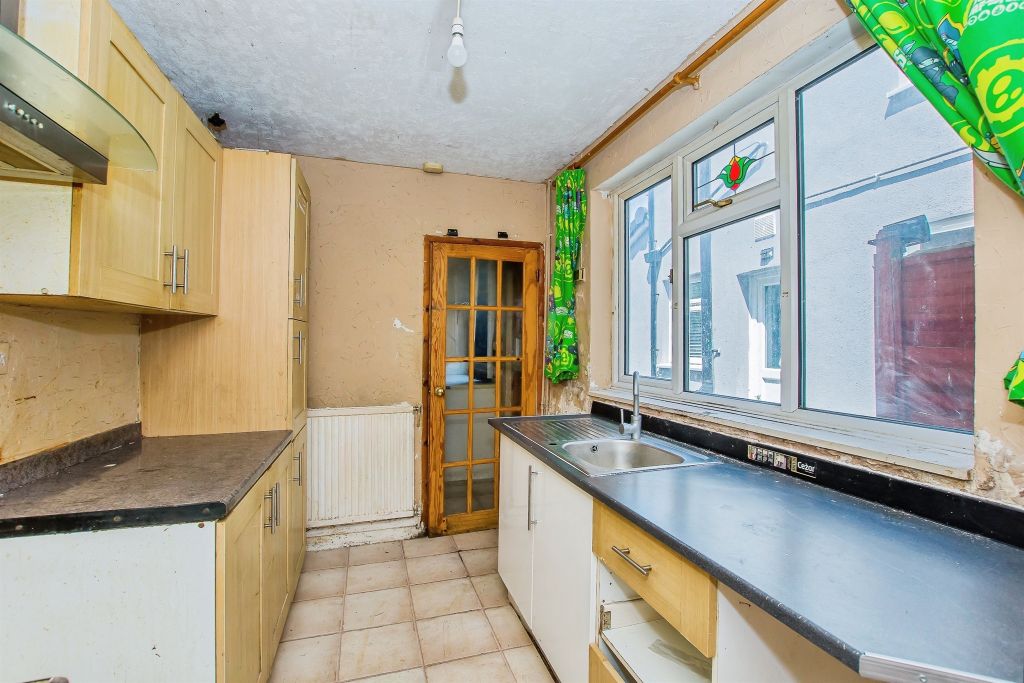 Property photo 2 of 17