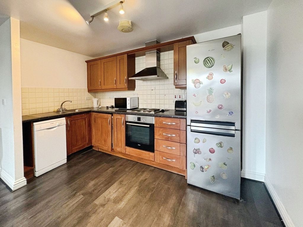 Property photo 3 of 9 Kitchen/Reception