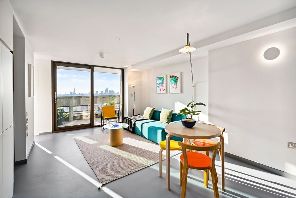 Property photo 2 of 24