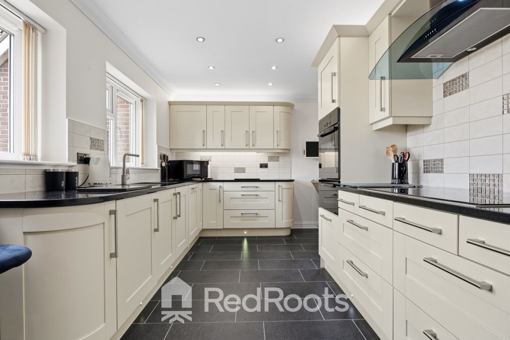 Property photo 3 of 39 5196495
