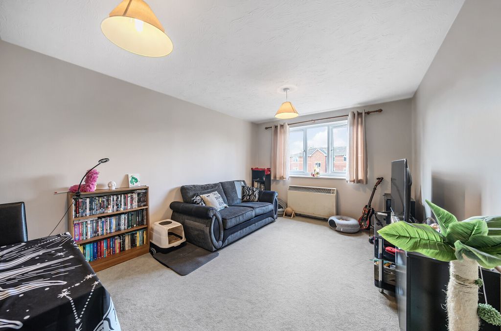 Property photo 2 of 12