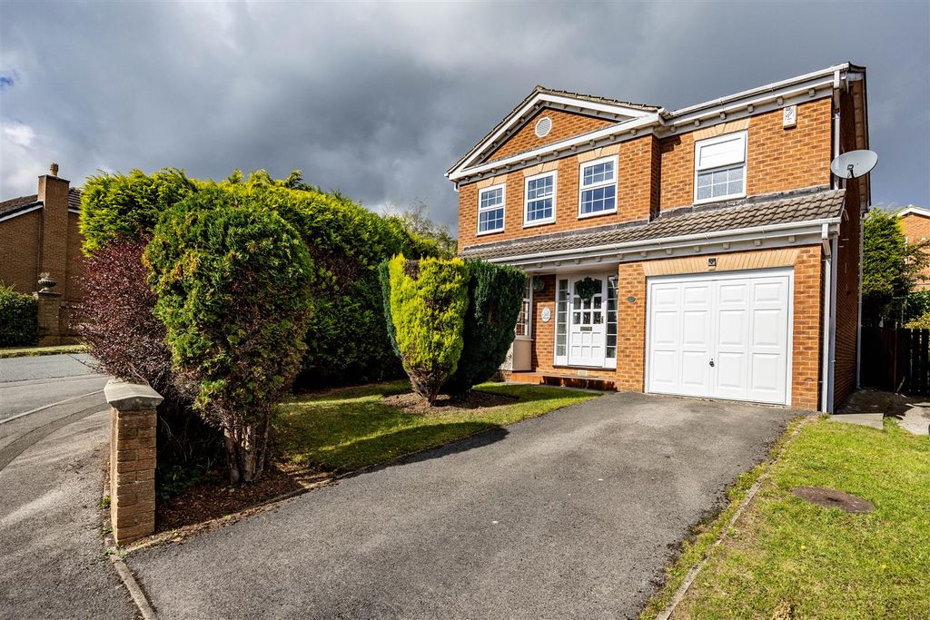 Property photo 1 of 56 1Bhvhudds-110925-1.Jpg