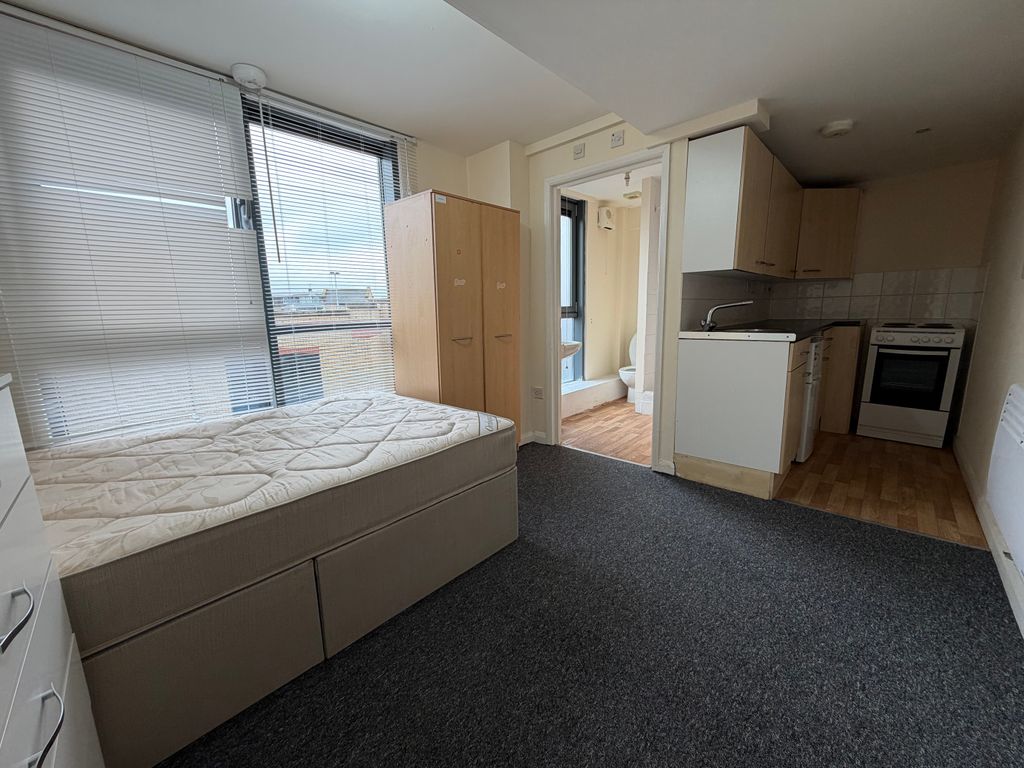 Property photo 1 of 3