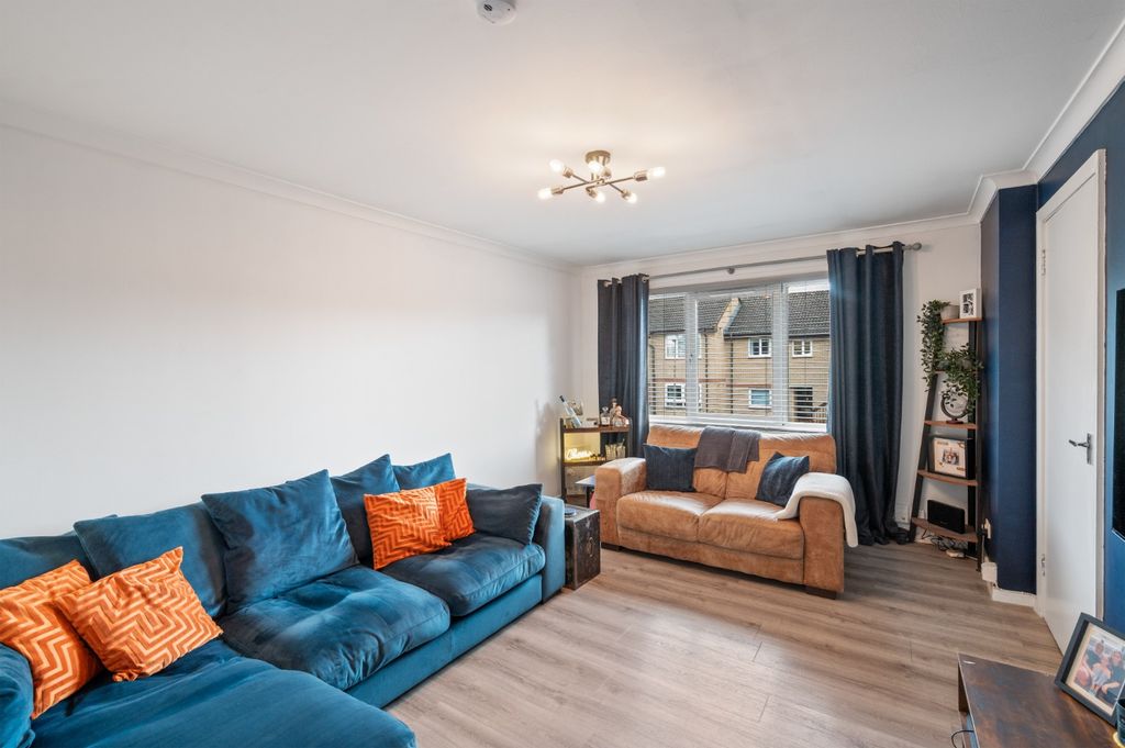 Property photo 3 of 23 5698413