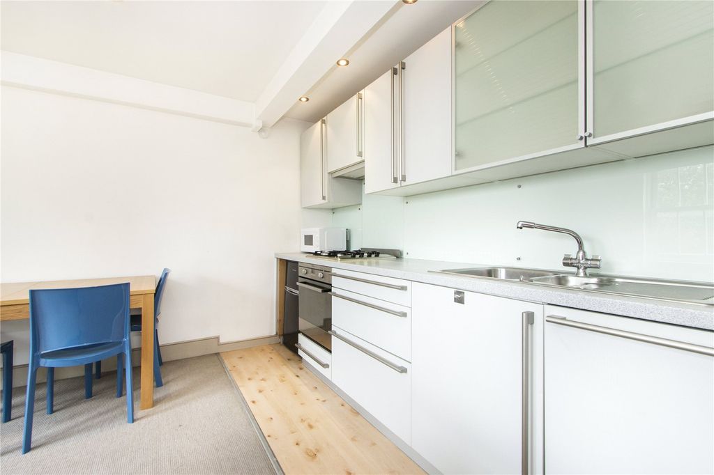 Property photo 3 of 6 Kitchen