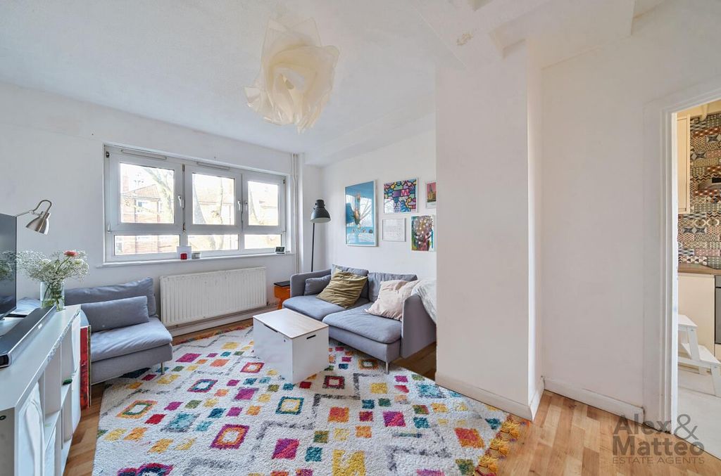 Property photo 2 of 9 Adams Gardens