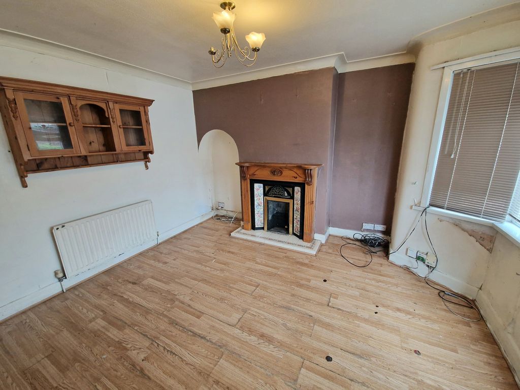 Property photo 3 of 19
