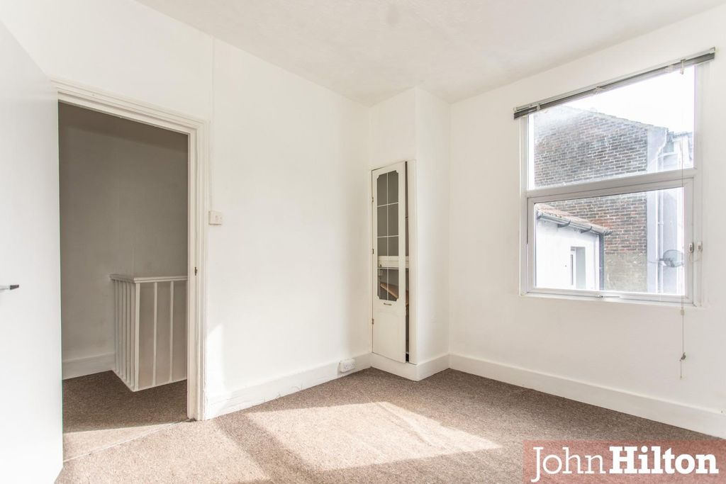 Property photo 3 of 11 Normanton Street27.Jpg