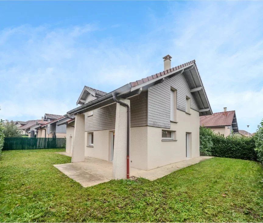 Property photo 2 of 18