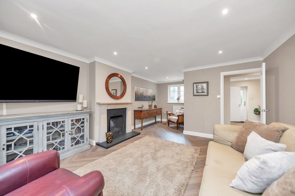 Property photo 3 of 20