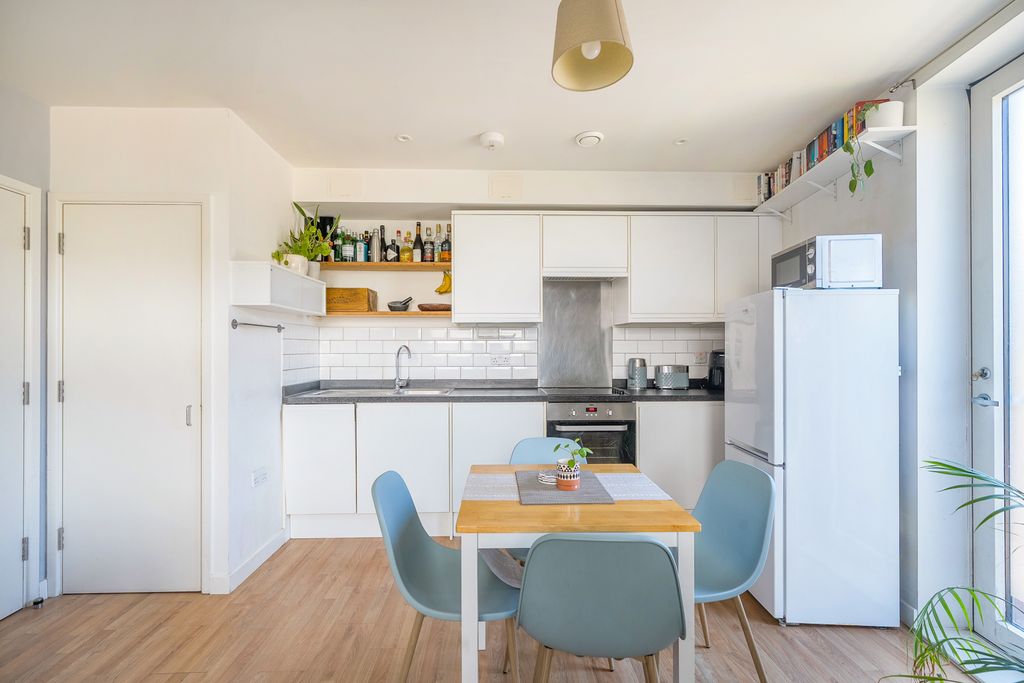 Property photo 3 of 12 Kitchen/Dining
