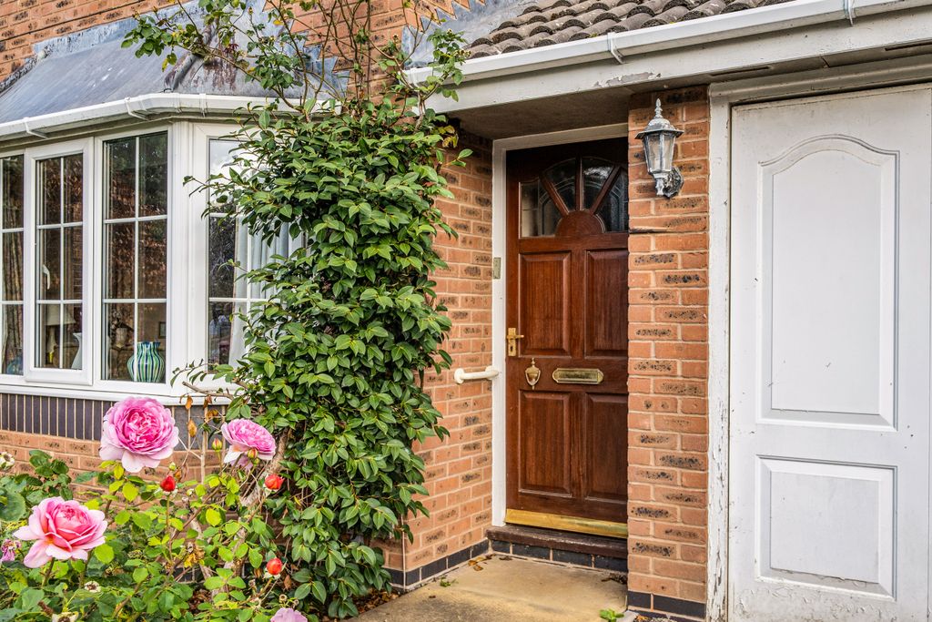 Property photo 2 of 20 1521684 (2)