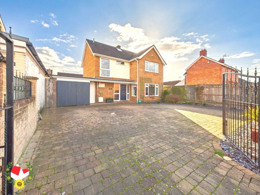 Property photo 1 of 17 Photo 10