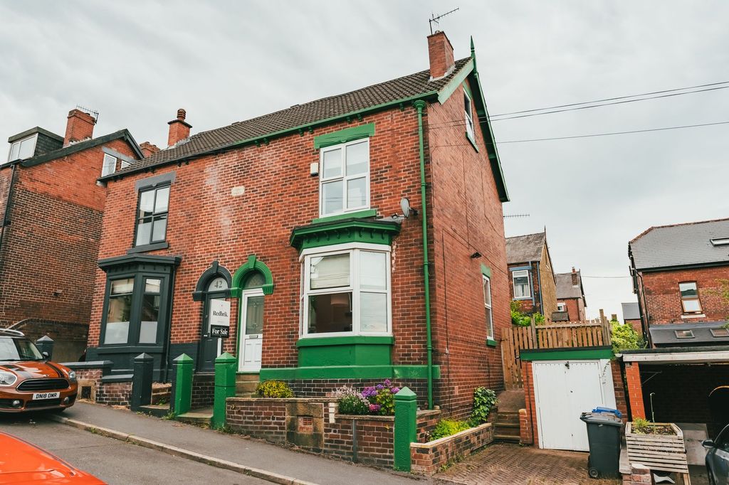 Property photo 1 of 35