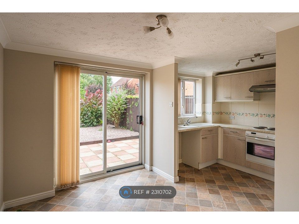 Property photo 2 of 12 Kitchen Diner