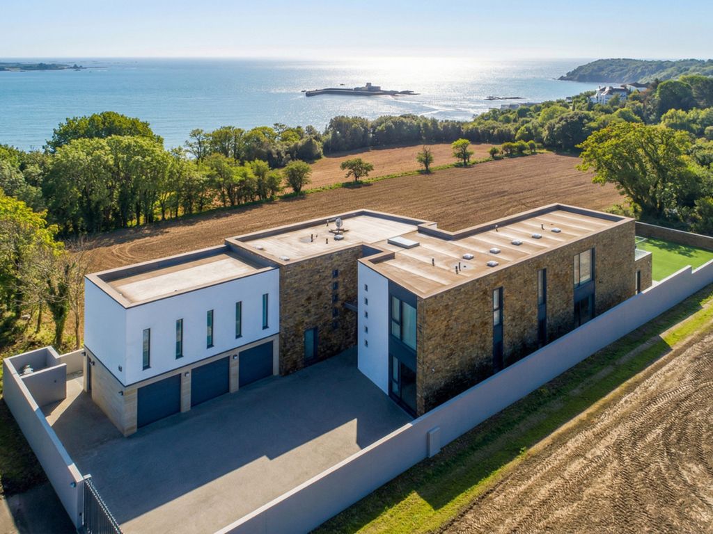 Property photo 3 of 39