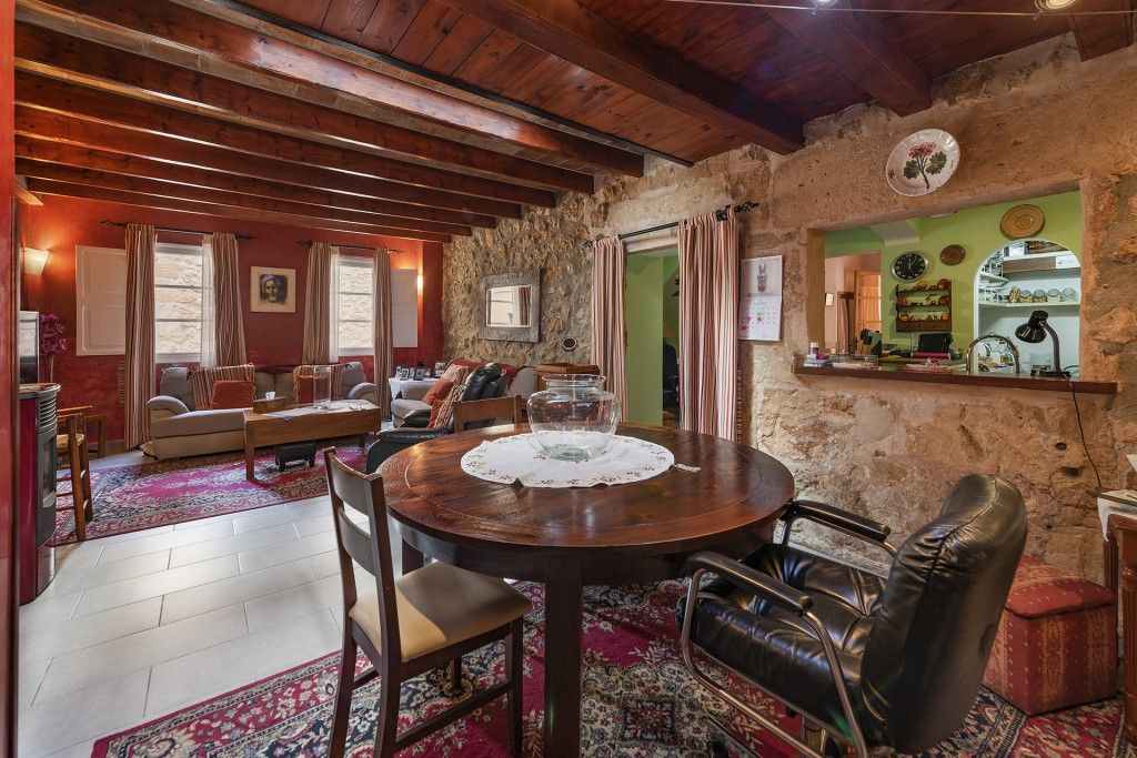 Property photo 3 of 14 Dining