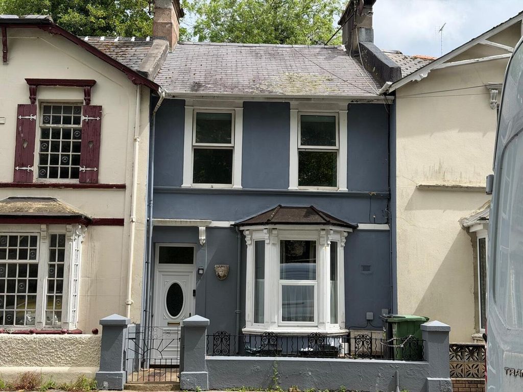 Property photo 1 of 10 Front (Exterior)