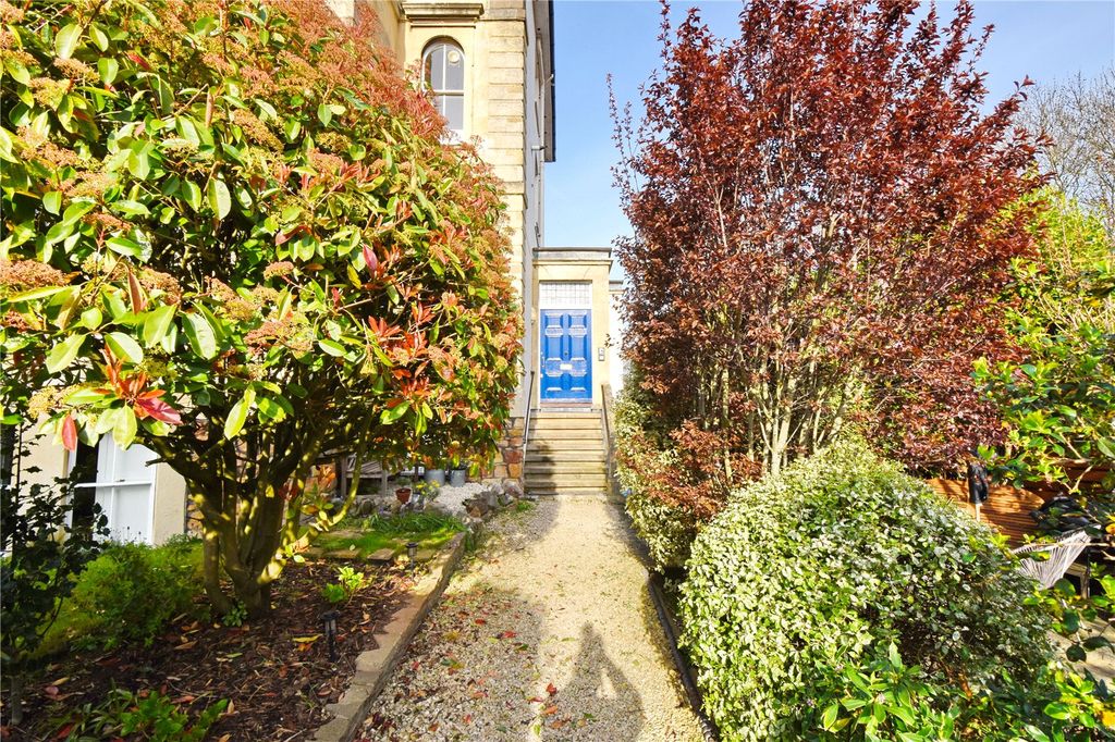 Property photo 2 of 12 Picture No. 02