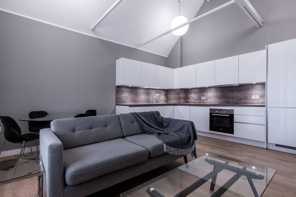 Property photo 2 of 11 Kitchen