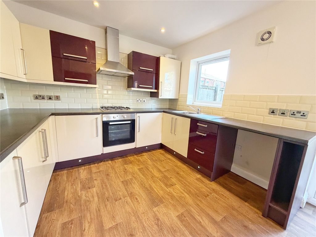 Property photo 2 of 17 Picture No. 03