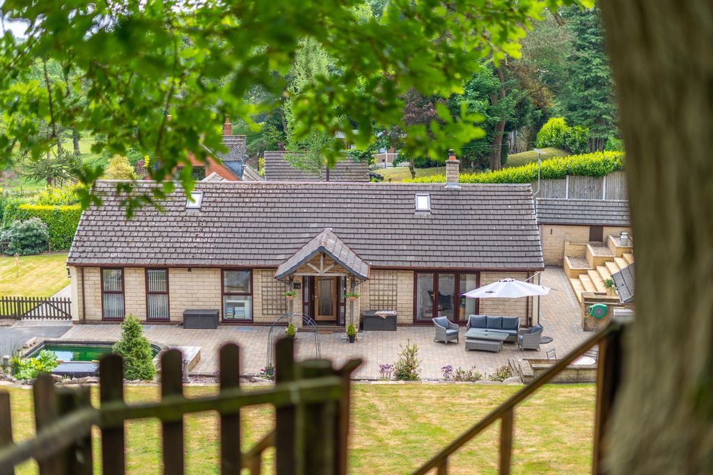 Property photo 2 of 47
