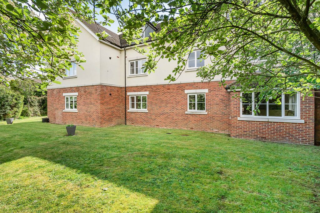 Additional image 13 of 2 bed flat for saleBuckingham Road, Bicester OX26