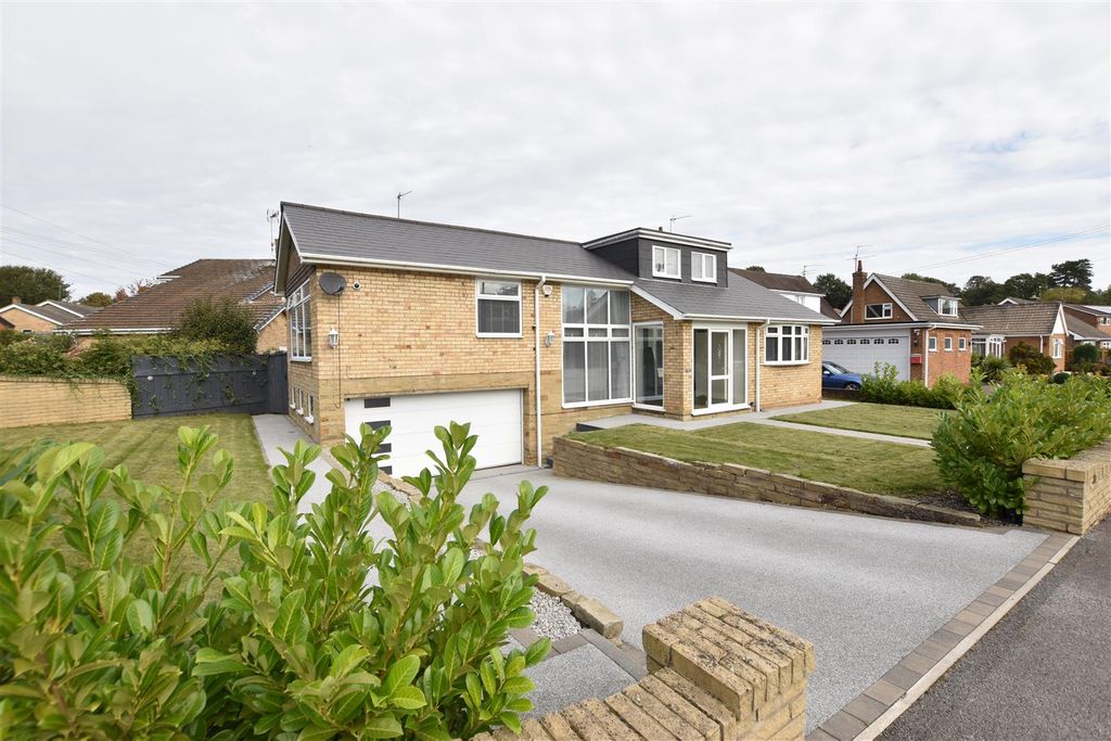 Property photo 1 of 15 External