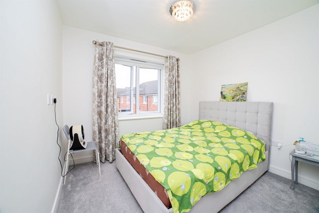 Property photo 3 of 17