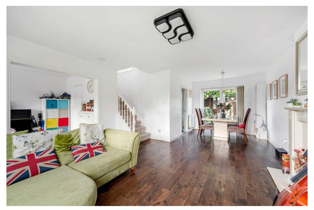 Property photo 2 of 9