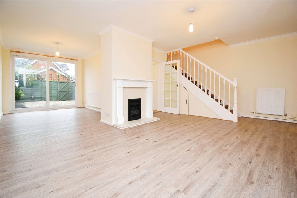 Property photo 3 of 12 Picture No. 02