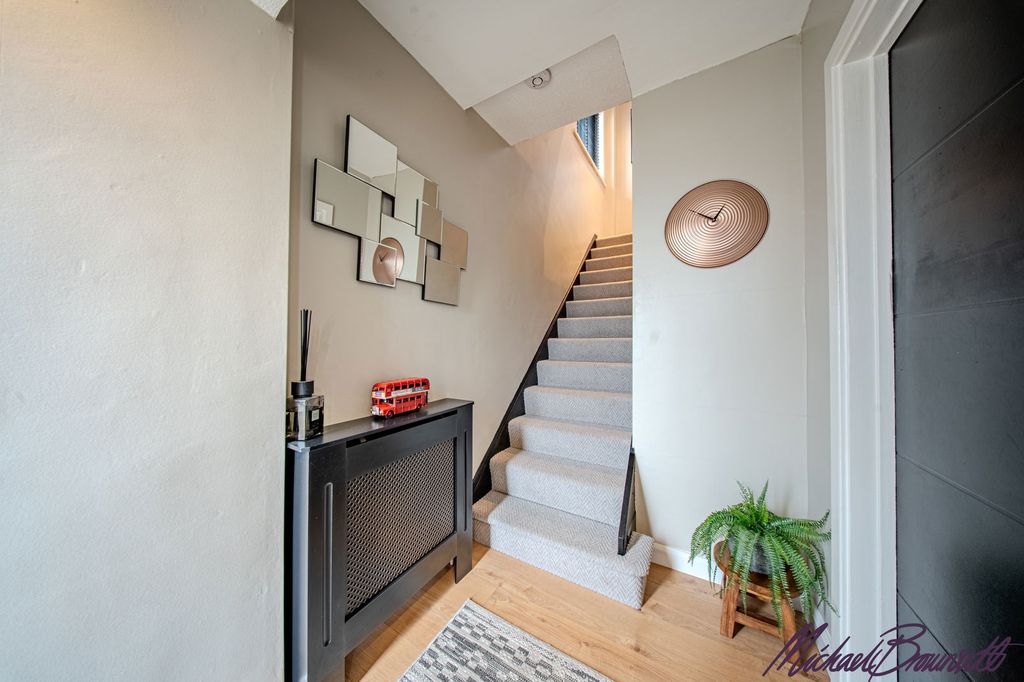 Property photo 3 of 26