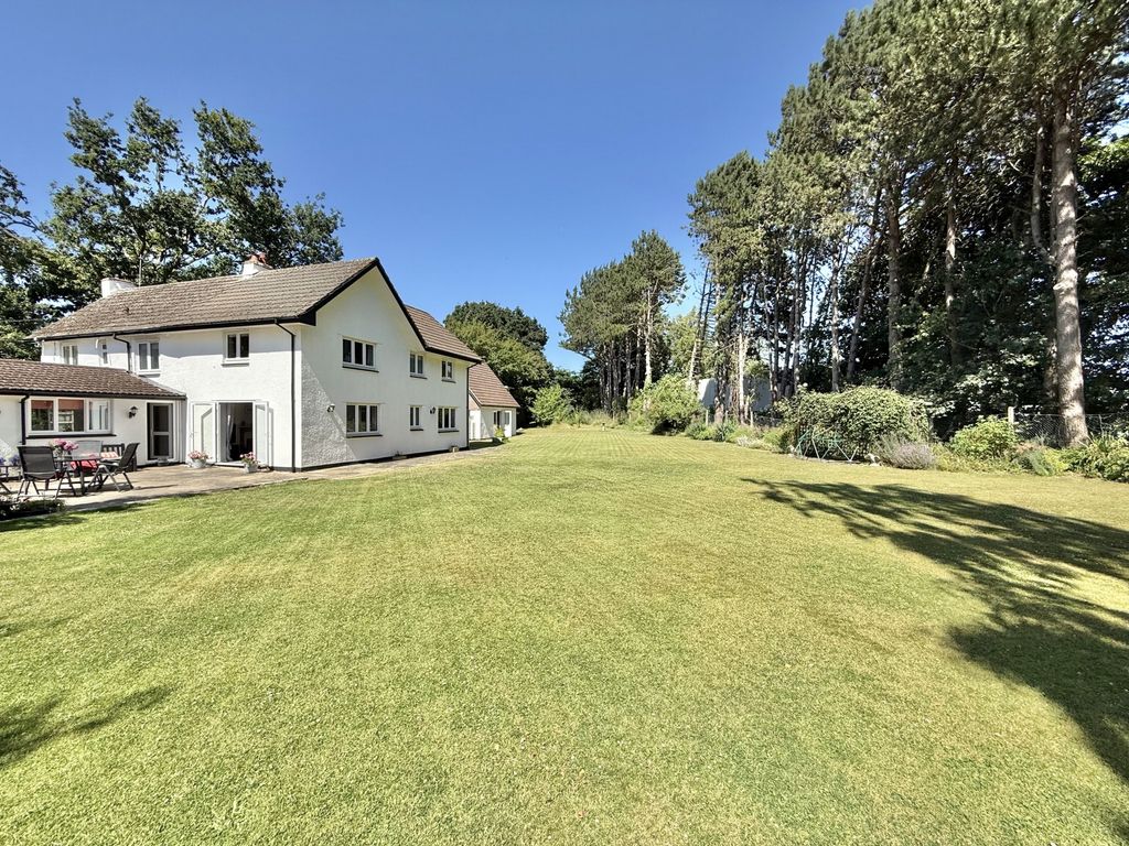 Property photo 2 of 33 Photo 11
