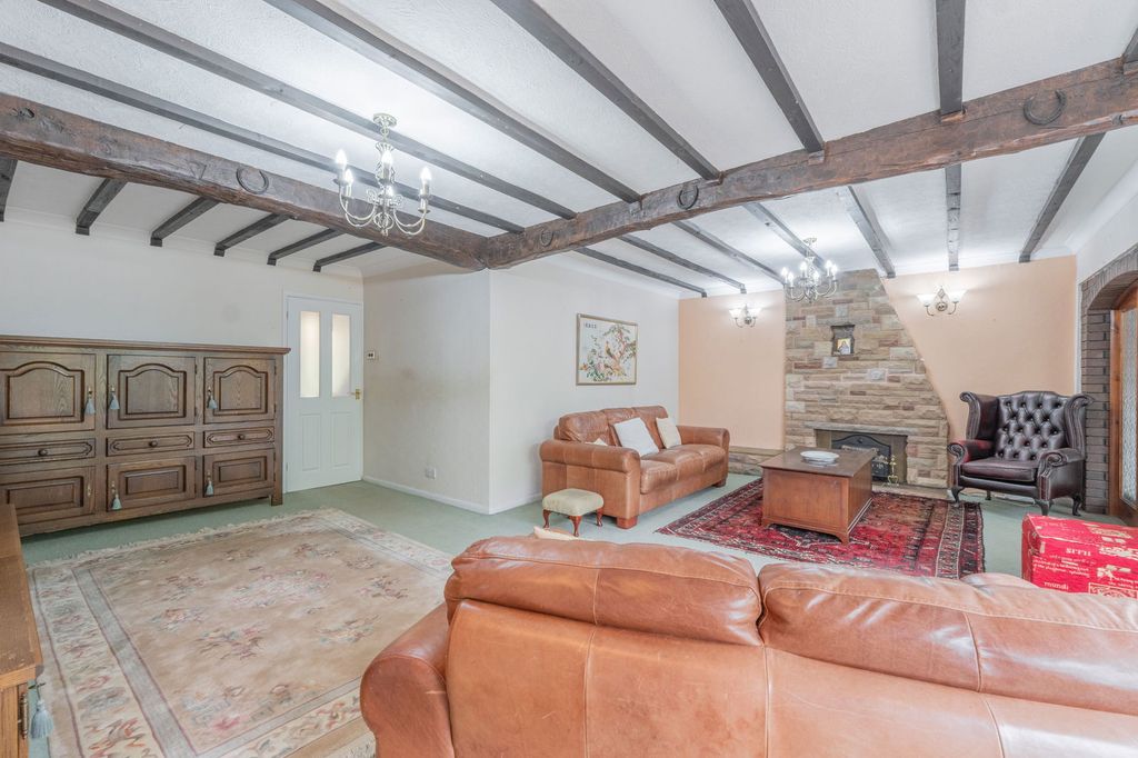 Property photo 3 of 33