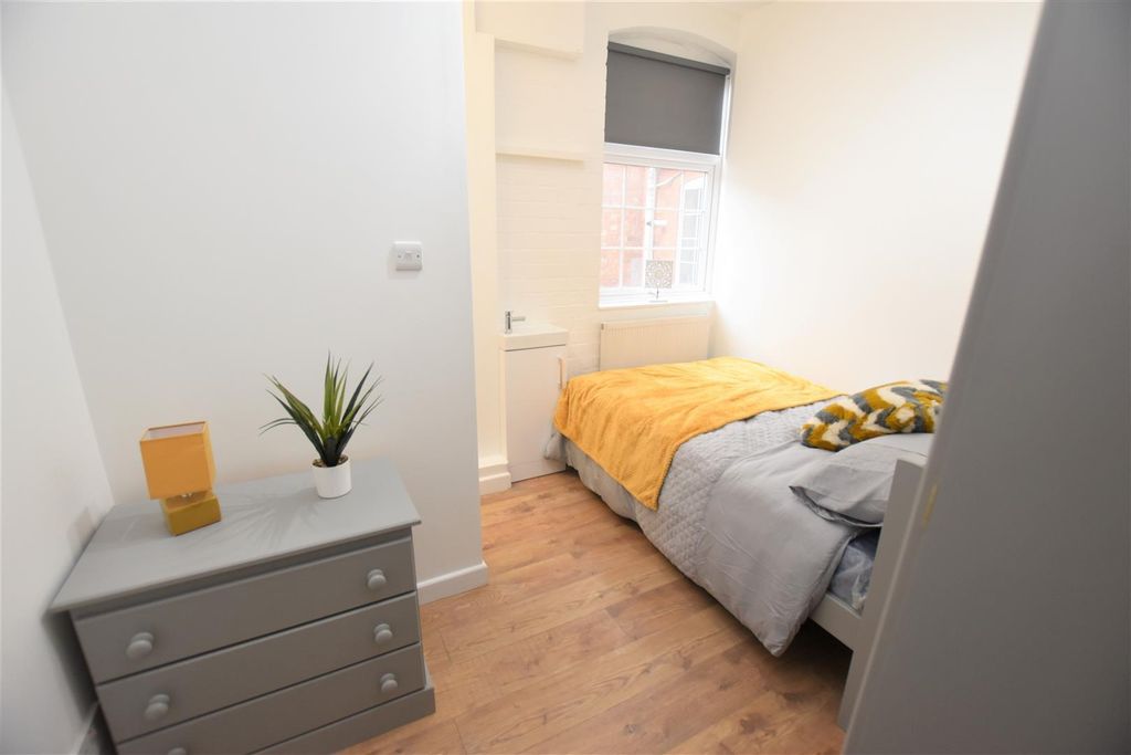 Property photo 1 of 11 02F3Cf70-B0A4-4269-Bea7-Aaa43873E3A3.Jpeg